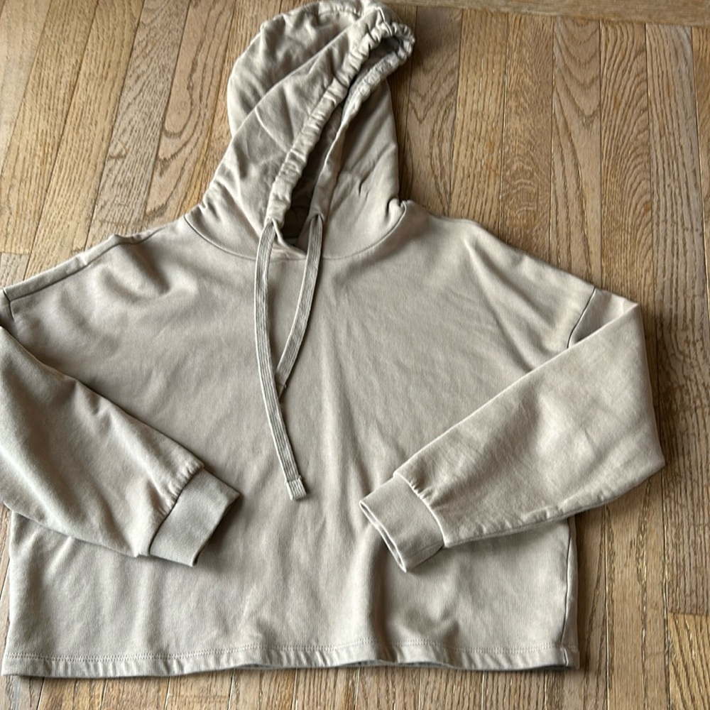 Women’s crop hoodie size medium